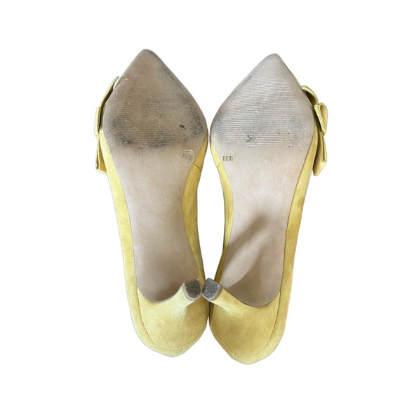 Sole Society Yellow Suede Like Heels with Decorative Bow Size 8.5B - Picture 4 of 6